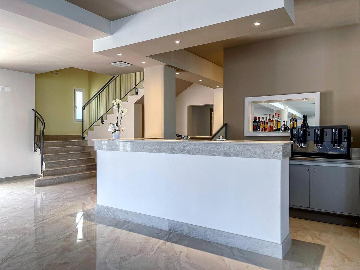 Karpignàna Hotel Carpignano Salentino Esterno foto